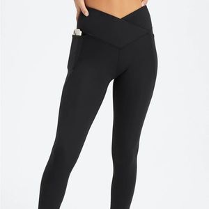 Fabletics Oasis PureLuxe High Waisted Crossover 7/8 Legging